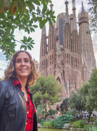 Travel agent Ana in Spain